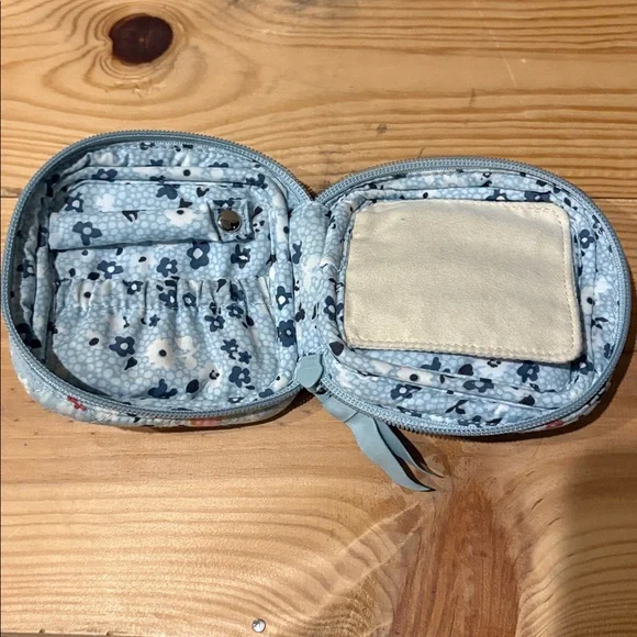 Vera Bradley Floating Garden Blue Floral Hanging Toiletry Bag & Jewelry Case EUC - Picture 13 of 14